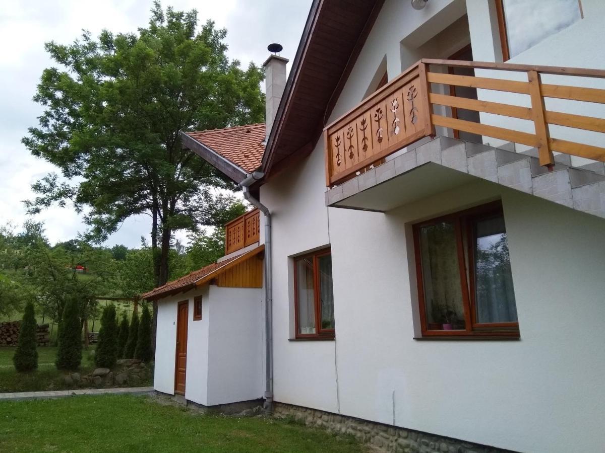 Hotel Casa Lacul Mierlei à Sovata Extérieur photo