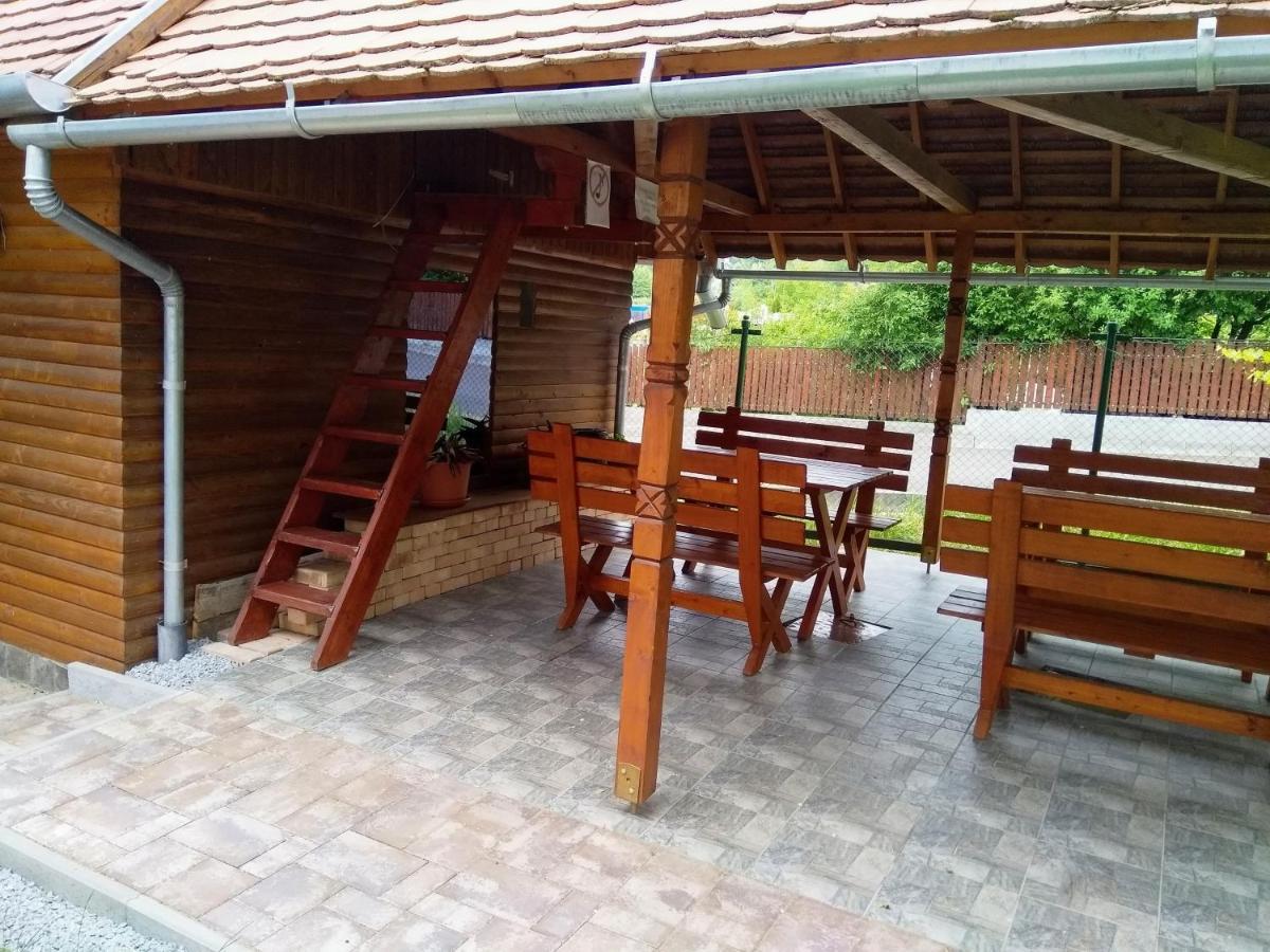 Hotel Casa Lacul Mierlei à Sovata Extérieur photo