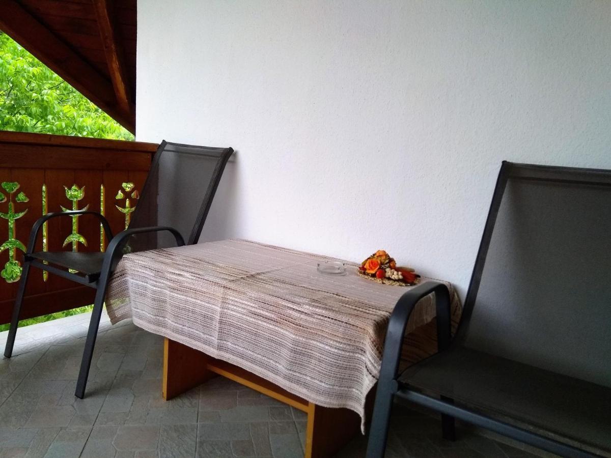 Hotel Casa Lacul Mierlei à Sovata Extérieur photo