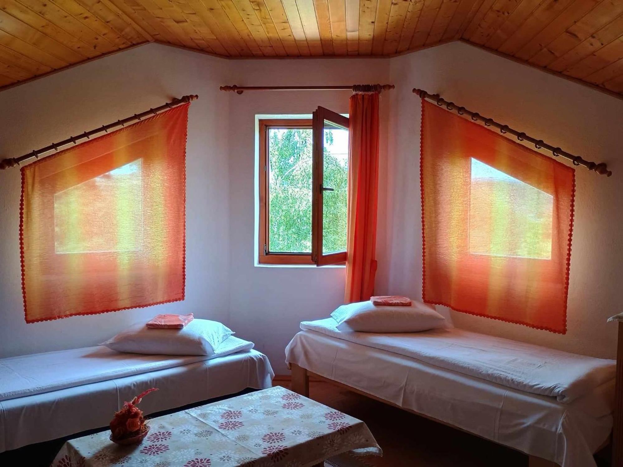 Hotel Casa Lacul Mierlei à Sovata Extérieur photo