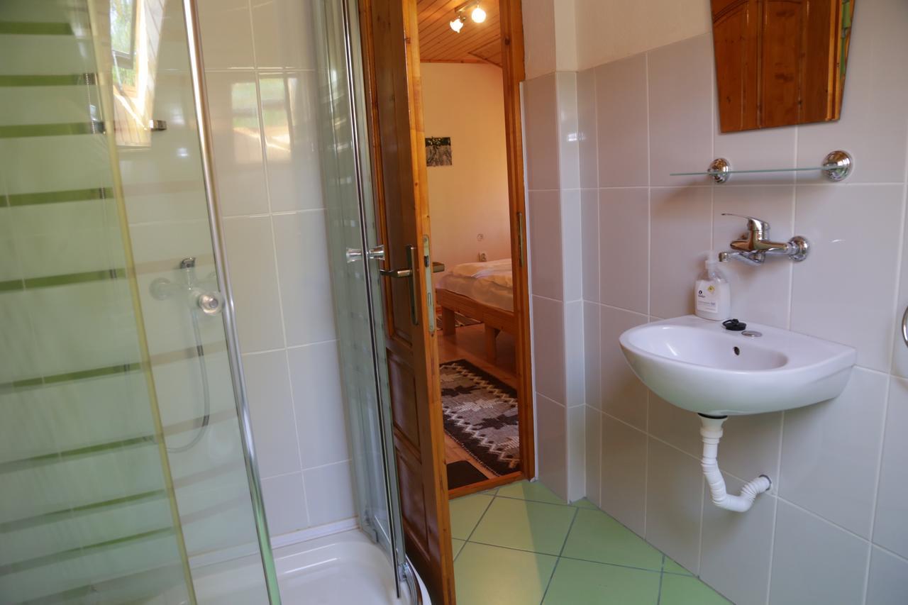 Hotel Casa Lacul Mierlei à Sovata Extérieur photo